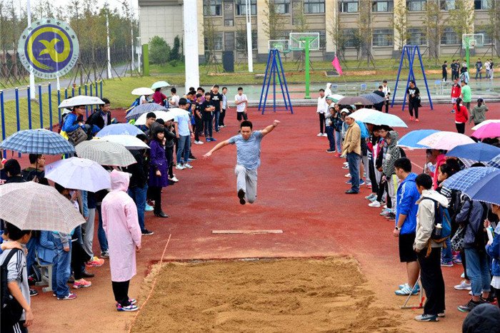 弘揚運動精神  彰顯青春風(fēng)采(圖21)