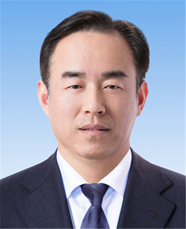 梁昌波校長.jpg